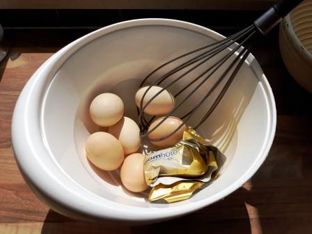 Bakgerei met eieren en boter